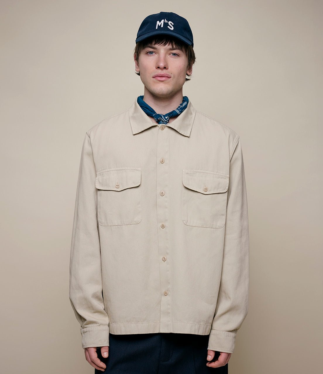 Merz b. Schwanen Worker's Cotton Twill Long Sleeve Shirt in Light Khaki