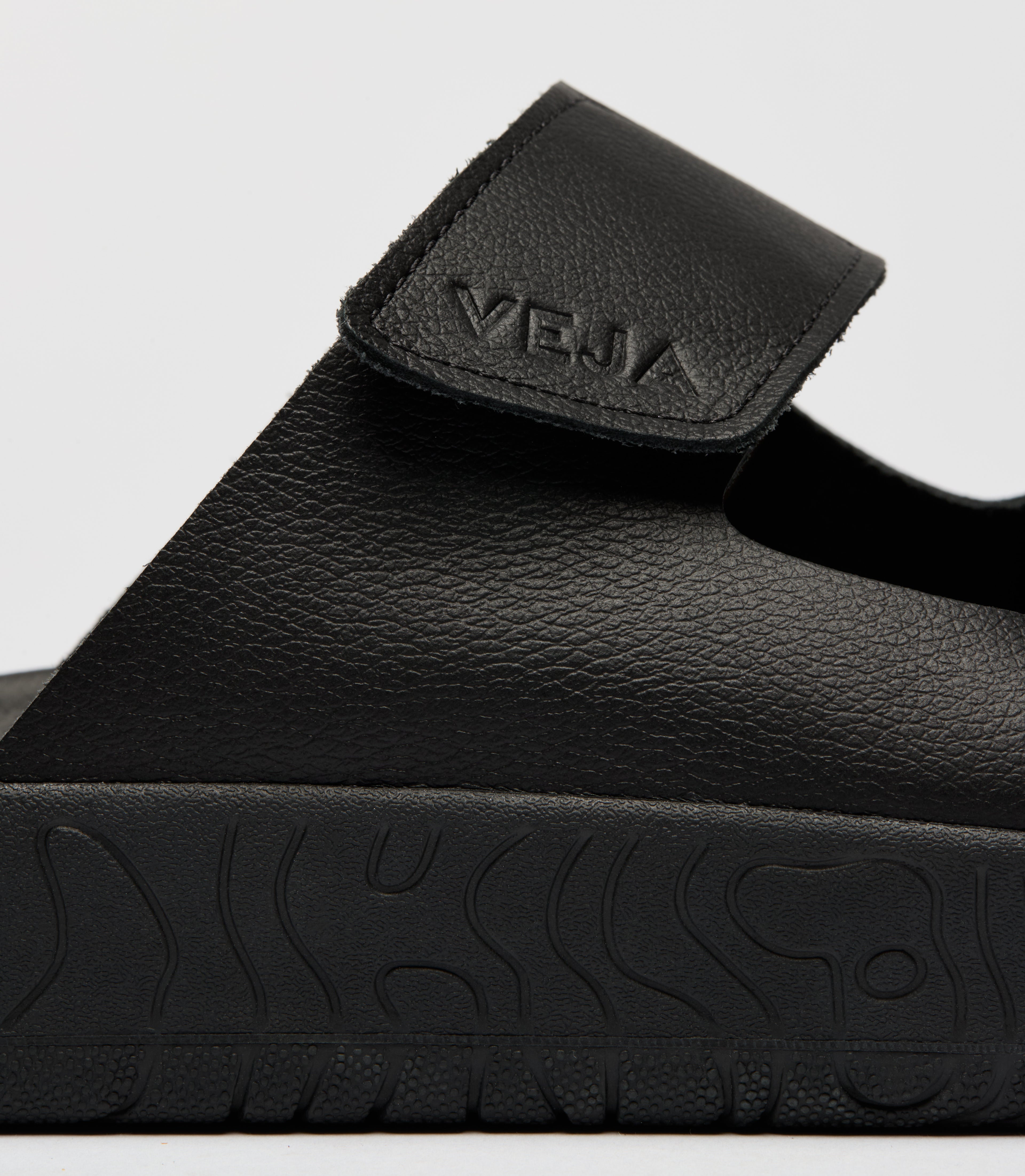 VEJA Etna Leather Sandal in Black