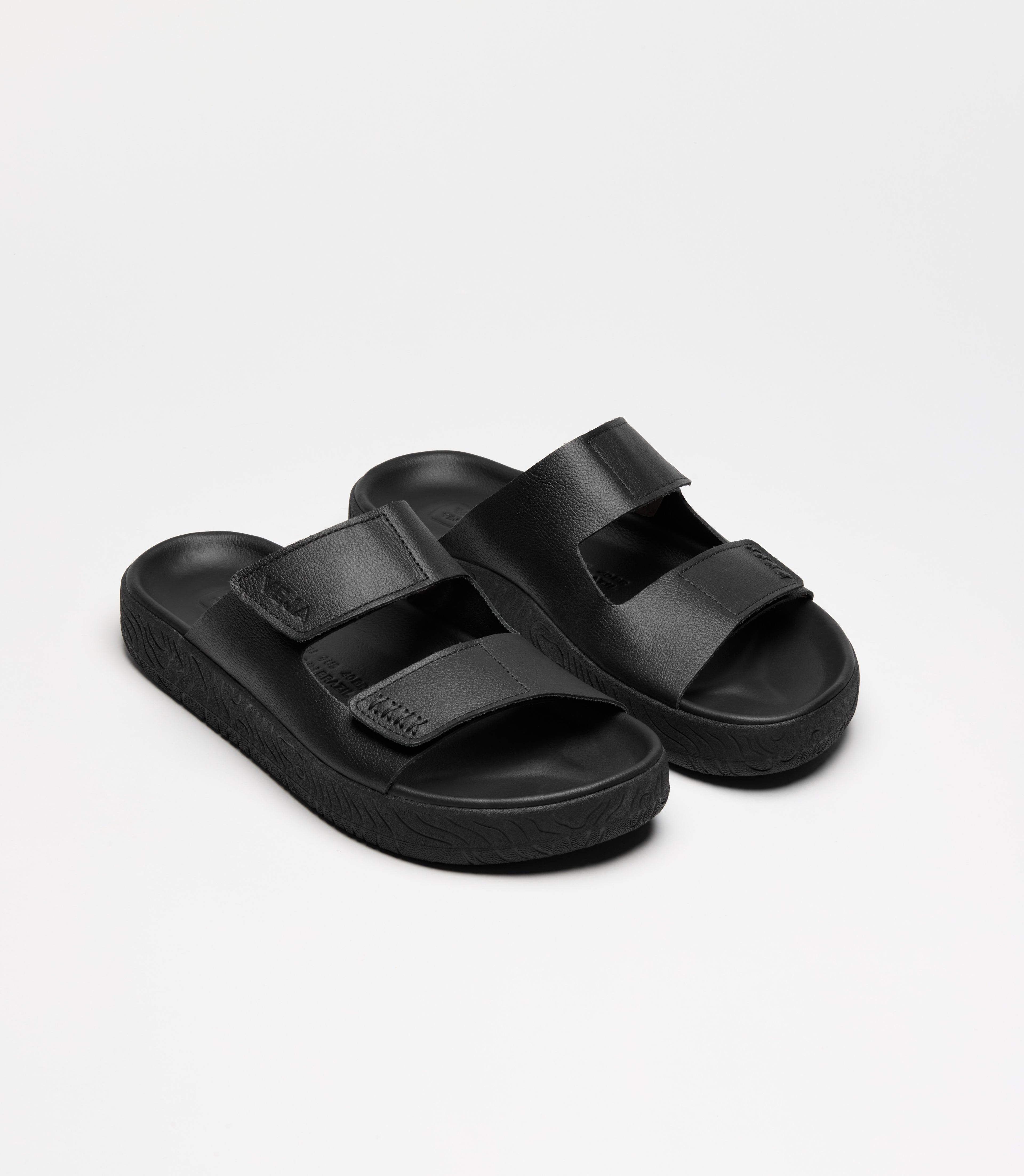 VEJA Etna Leather Sandal in Black