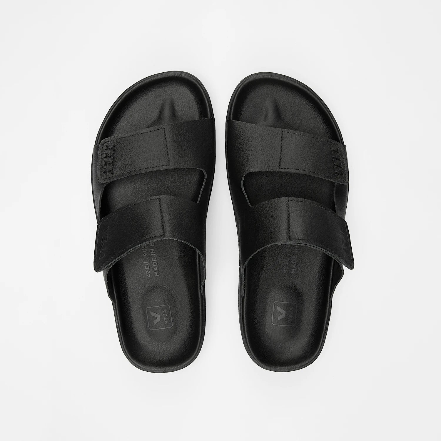 VEJA Etna Leather Sandal in Black