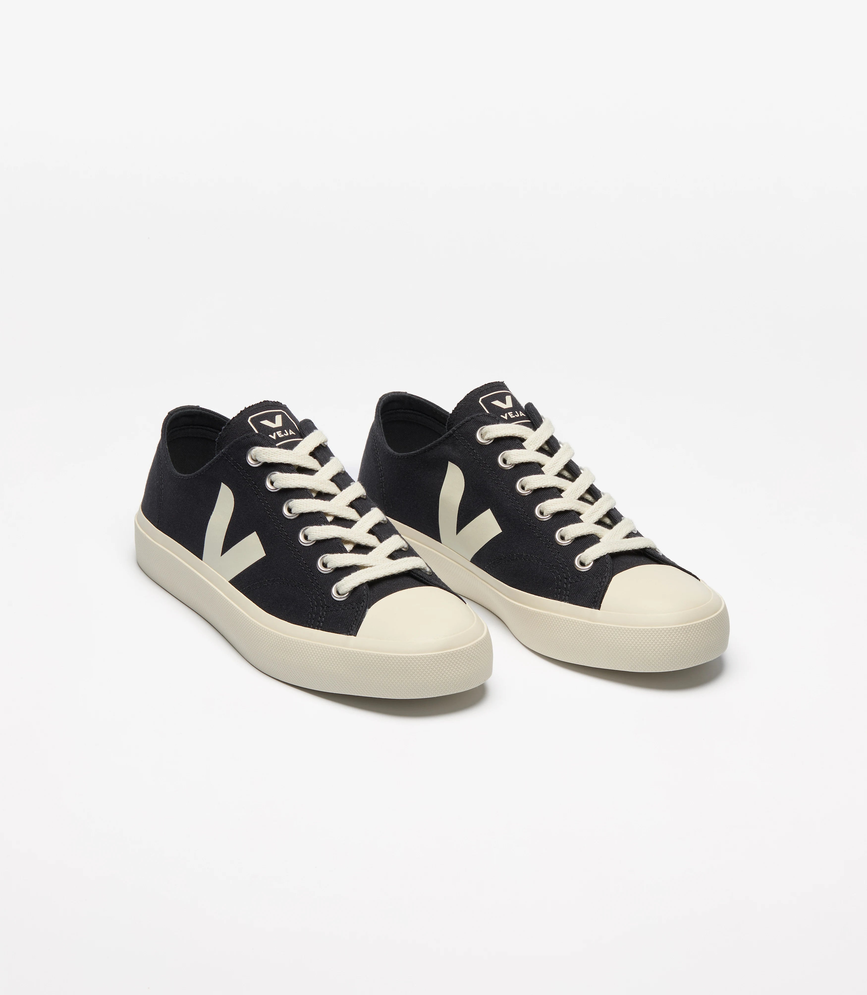 VEJA Wata II Low Canvas Black Pierre