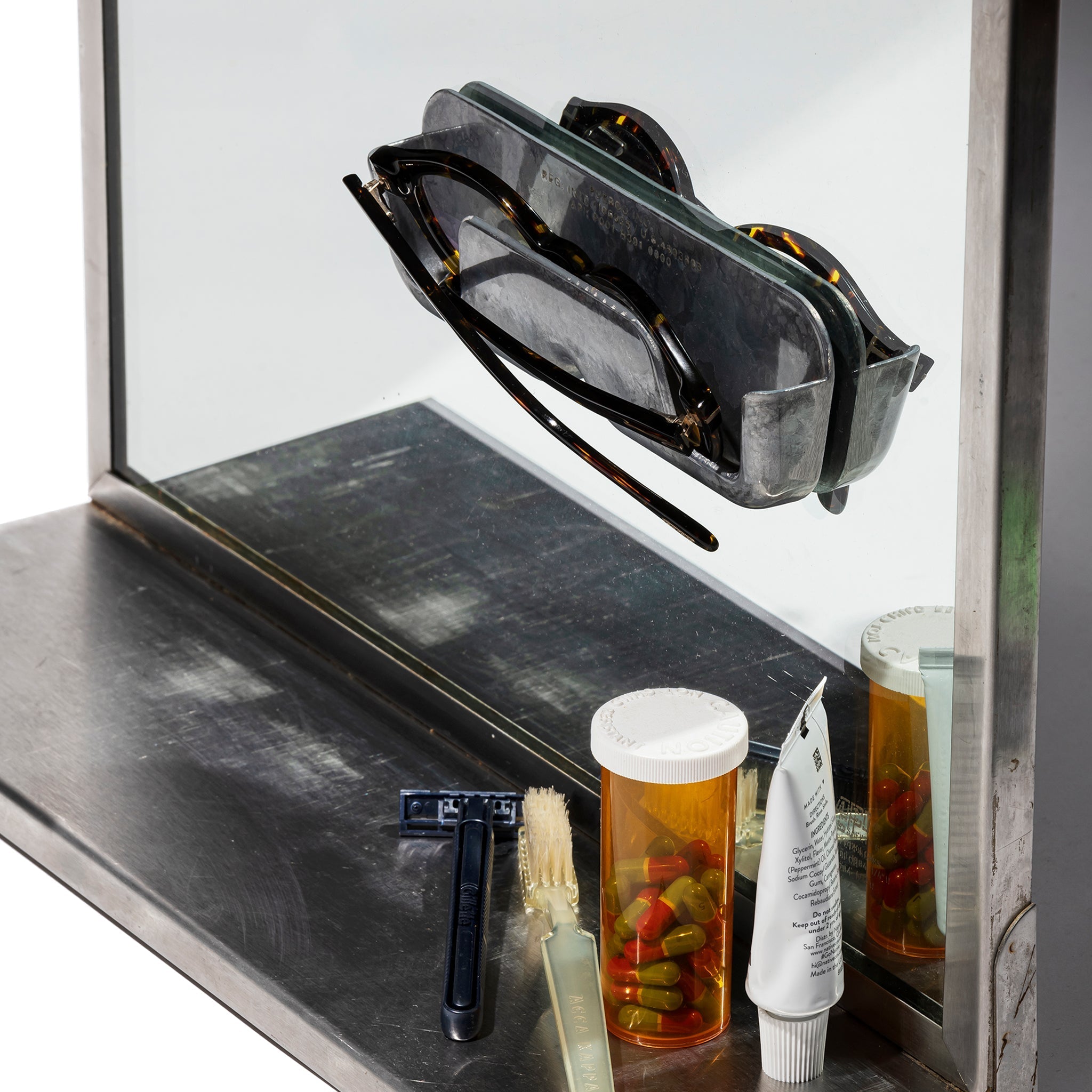 Puebco Aluminium Die Casting Glasses Holder in Natural