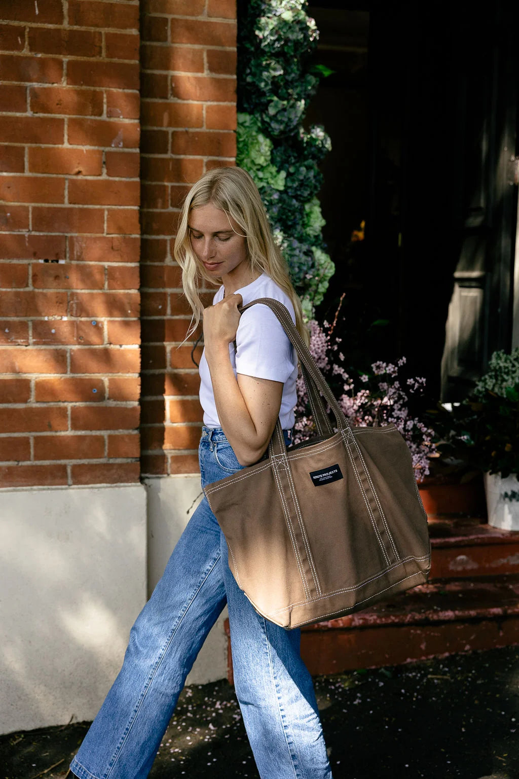 The Remote Tote in Desert