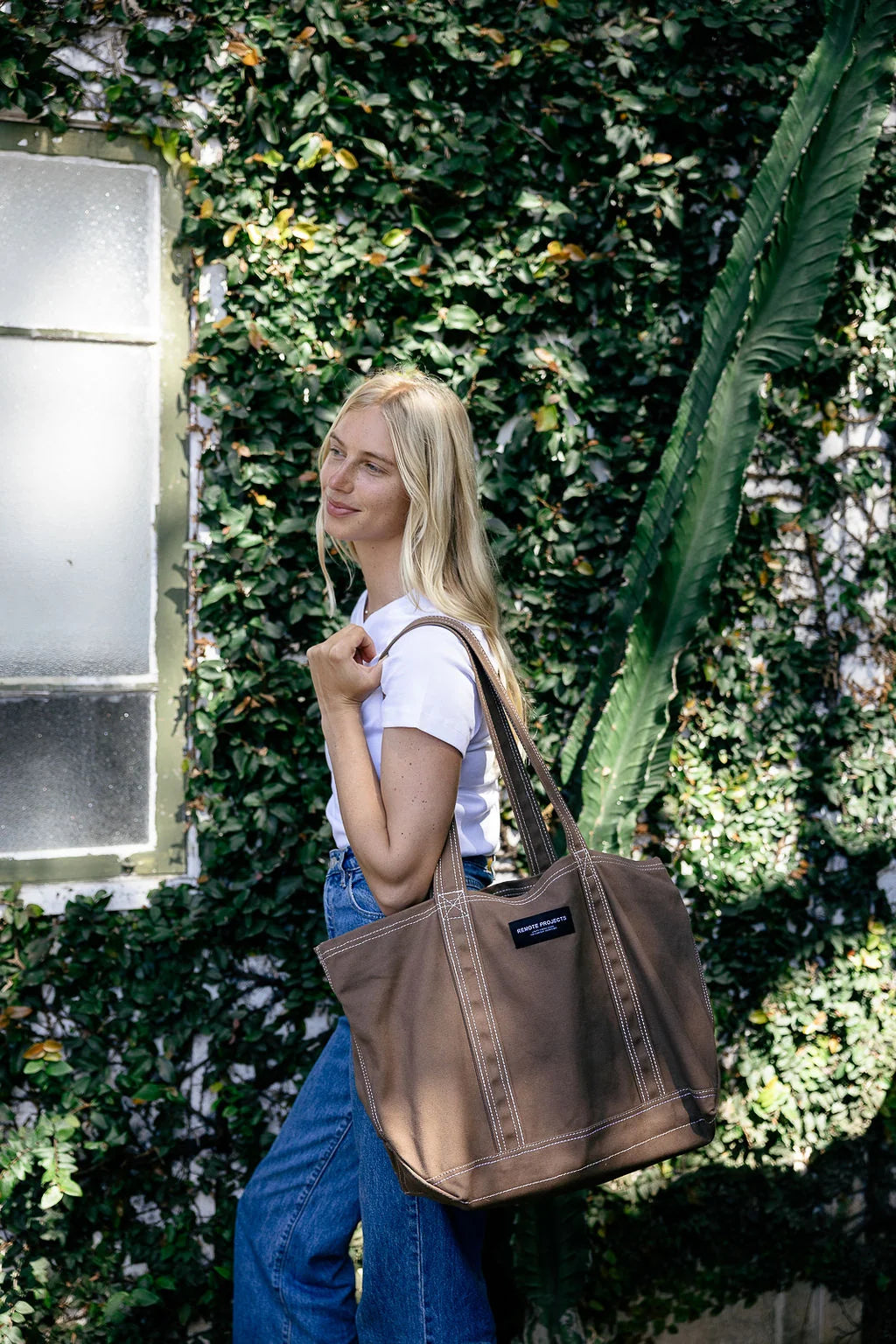 The Remote Tote in Desert