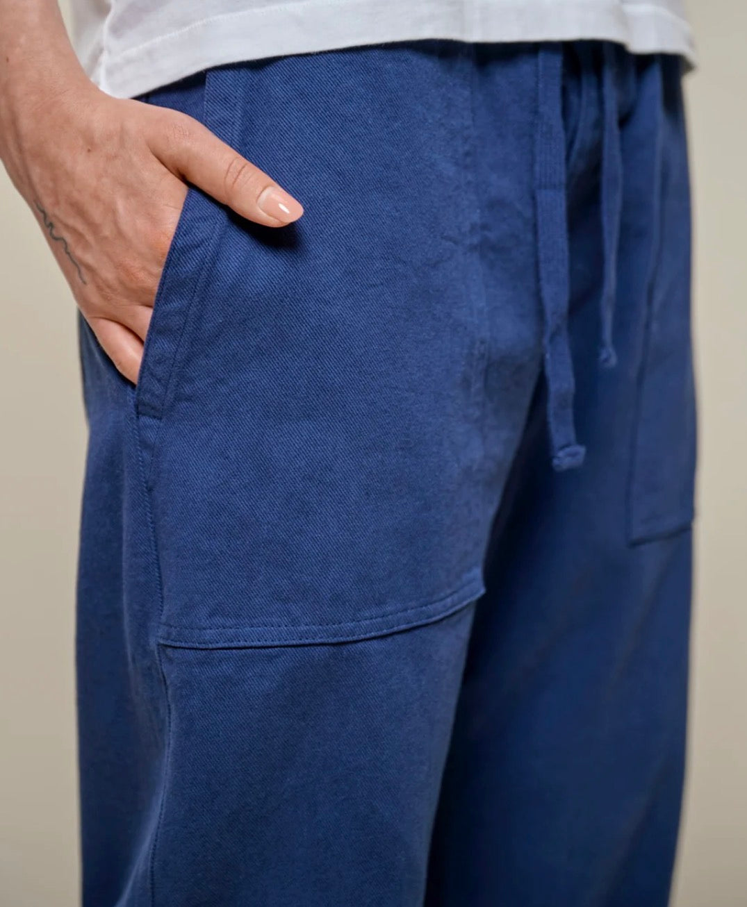 Merz b. Schwanen Workers's Cotton Twill Drawstring Pants in Ink Blue