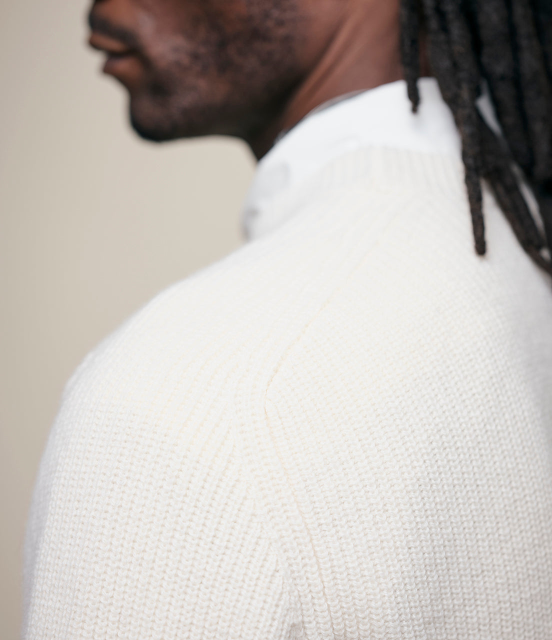 Merz B. Schwanen Men's Ribbed Merino Cashmere Raglan Sweater in Natural