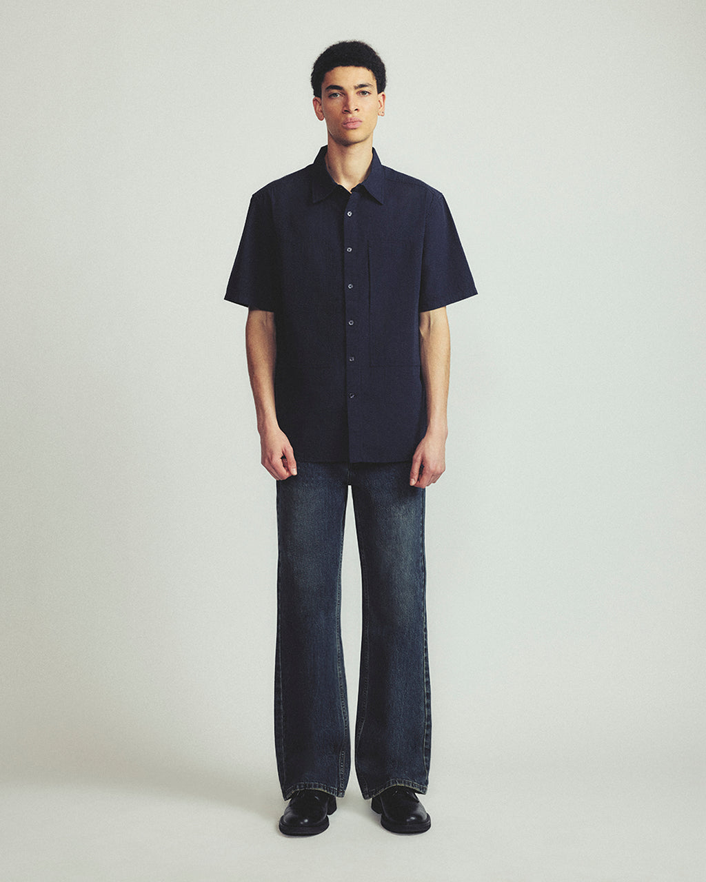 Larriet Cliff Short Sleeve Shirt in Navy Seersucker