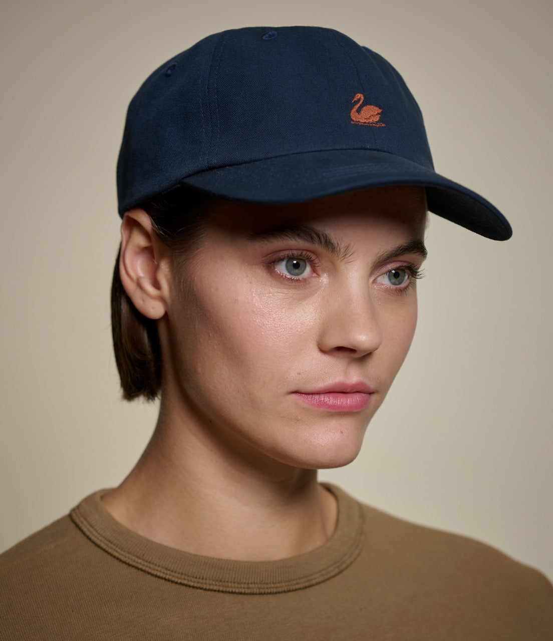 Merz b. Schwanen Swan Logo Cotton Twill Cap in Night Blue/Nut