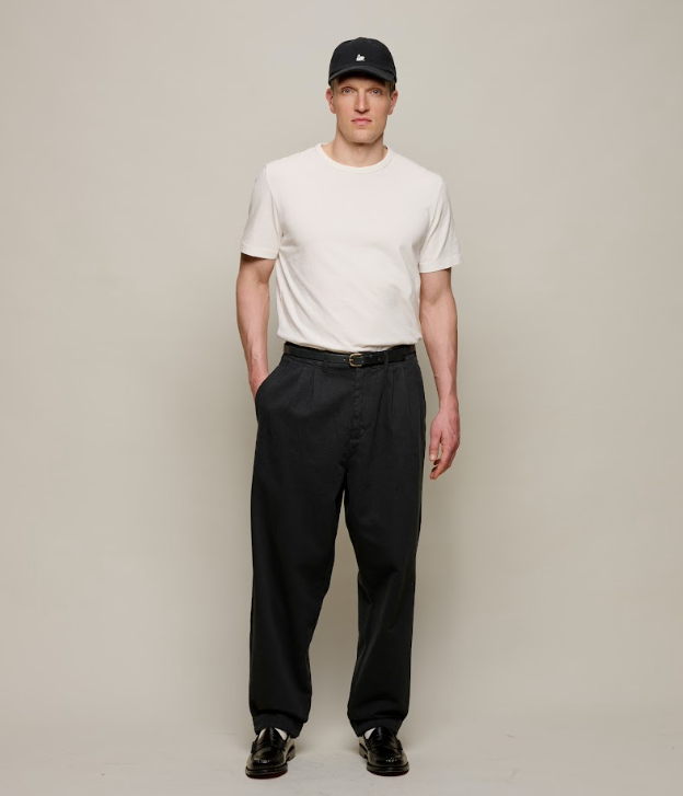 Merz b. Schwanen Pleated Twill Pants in Deep Black