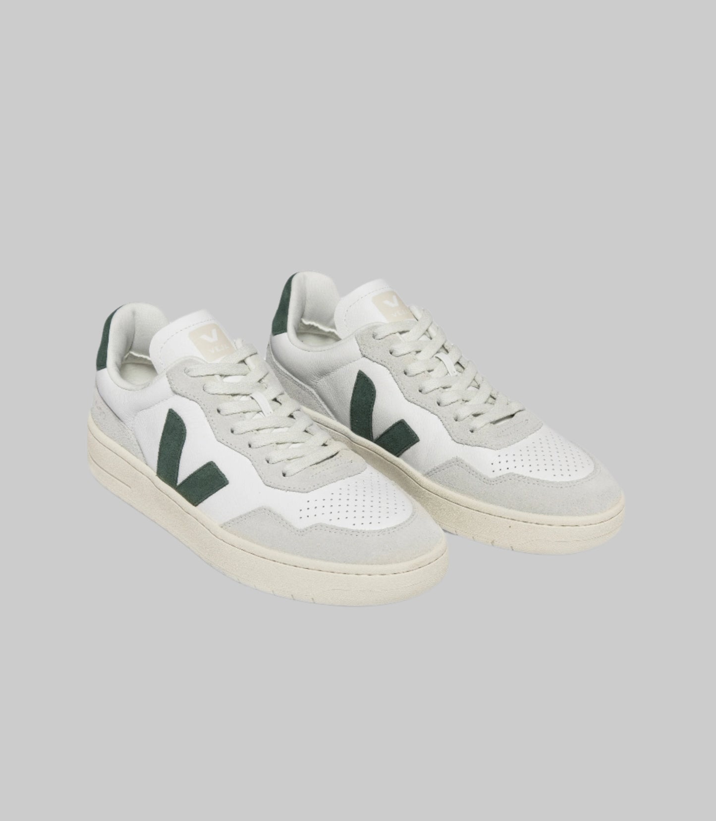 VEJA V-90 O.T. Leather Extra White Cyprus