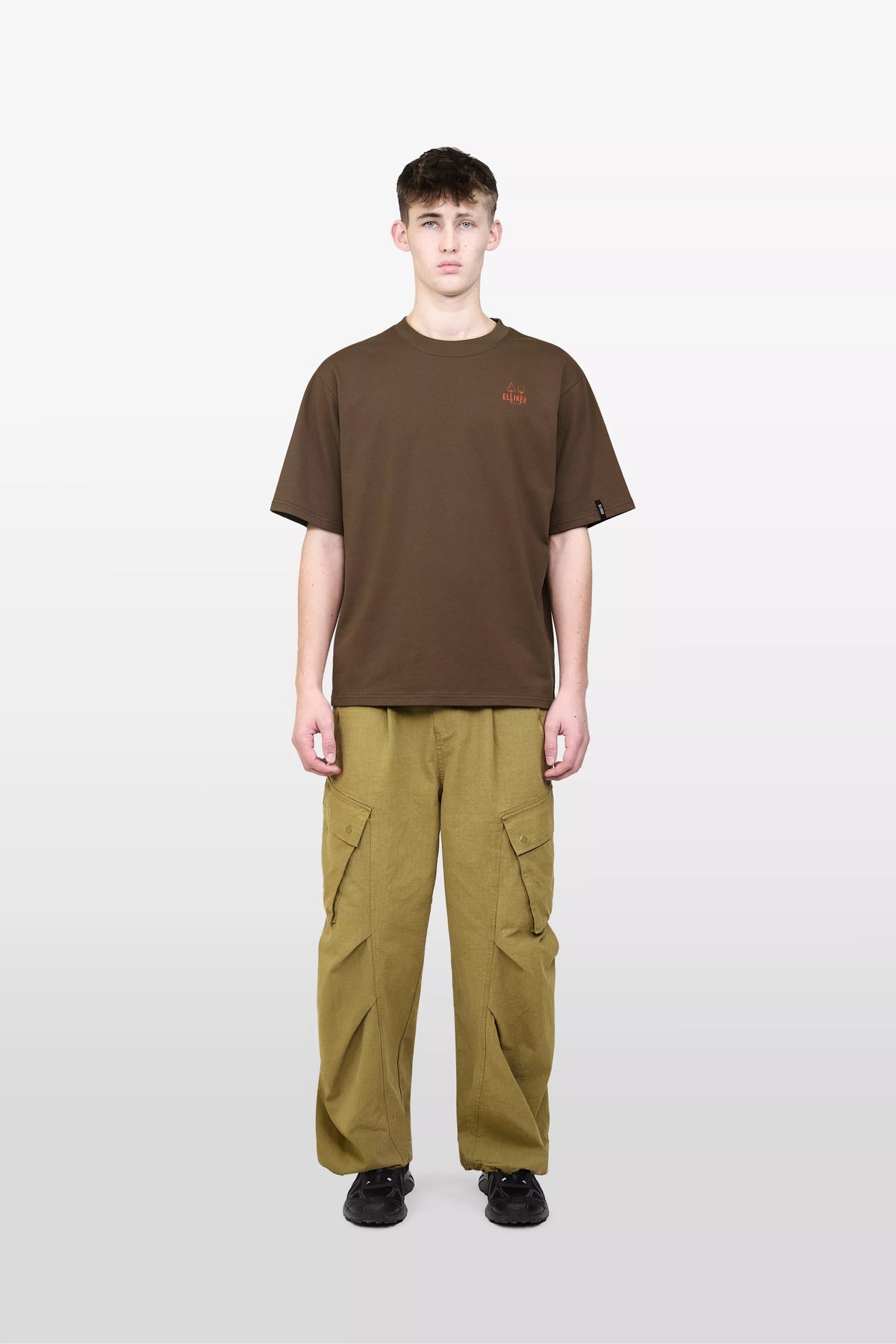 Elliker Rill Campfire Print T-Shirt in Dark Brown
