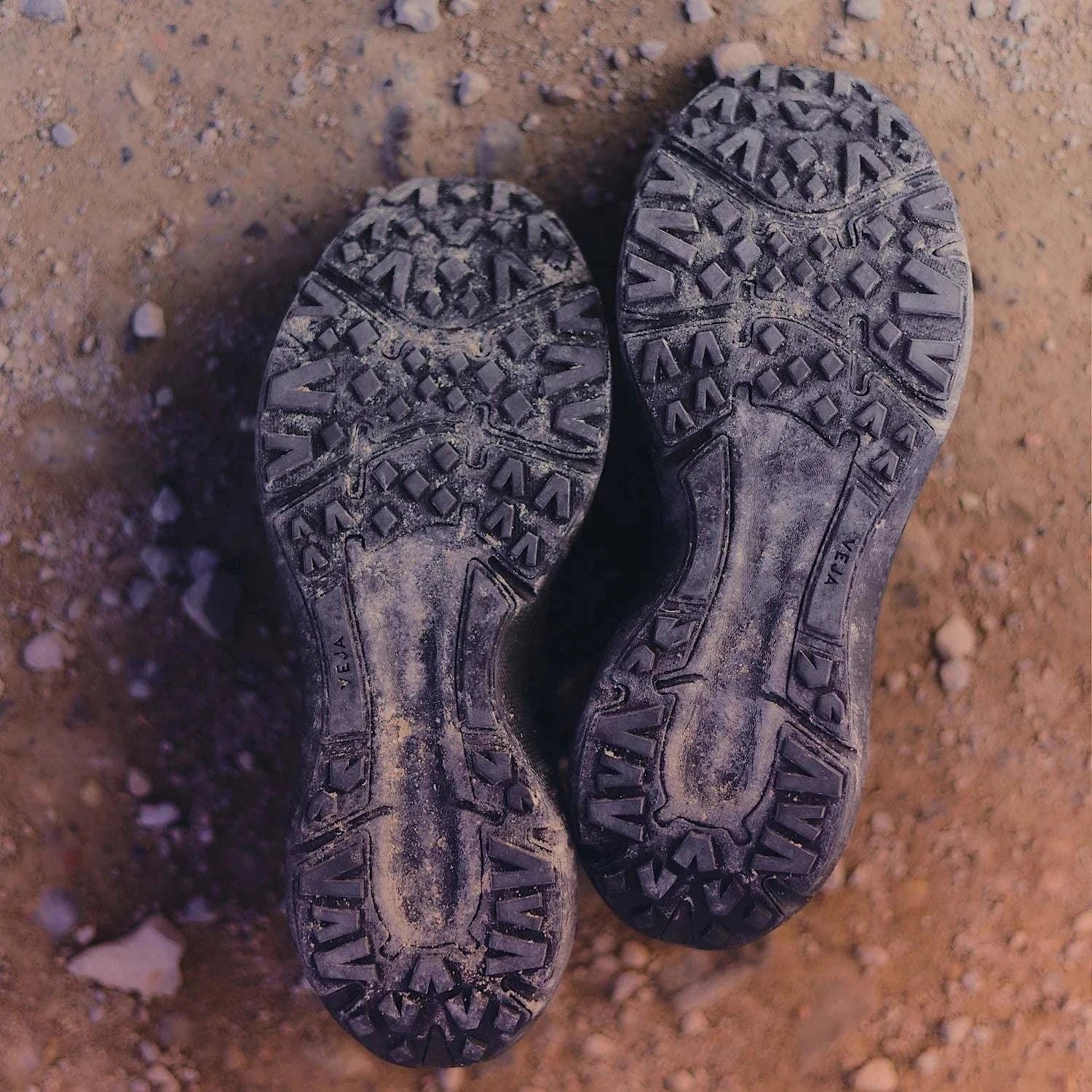 VEJA x Jolie Foulée Condor 3 Off Road Ripstop Eagle Black running shoe with recycled mesh and Amazonian rubber outsole