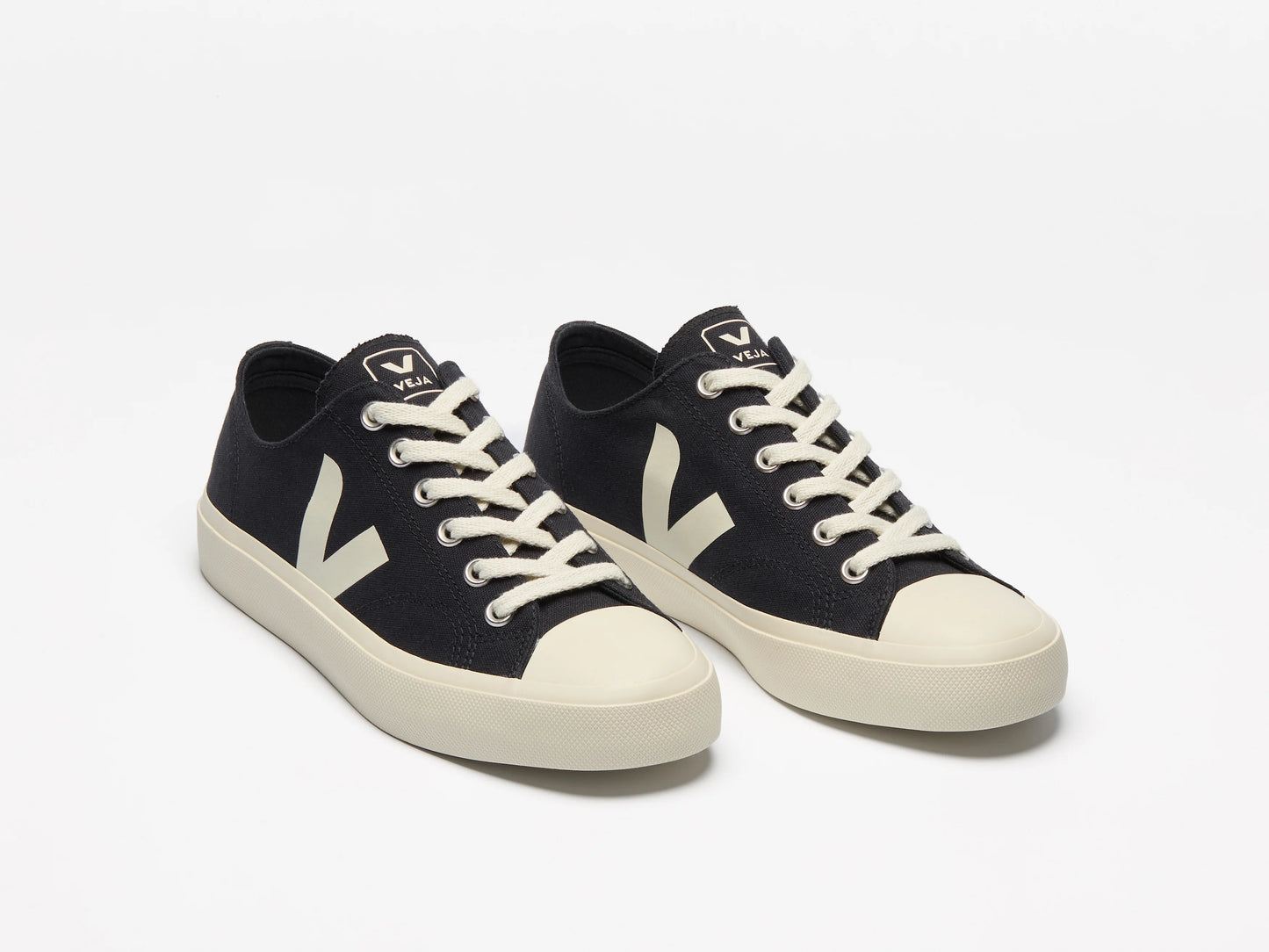 VEJA Wata II Low Canvas Black Pierre